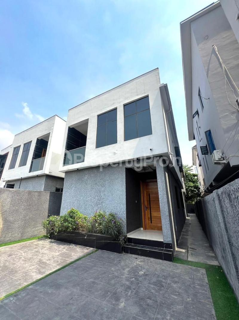 4 bedroom House for sale Ologolo Lekki Lagos