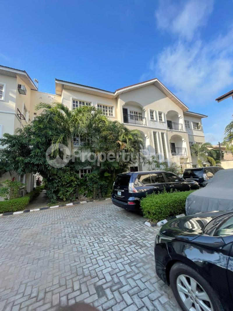 4 bedroom House for rent ONIRU Victoria Island Lagos