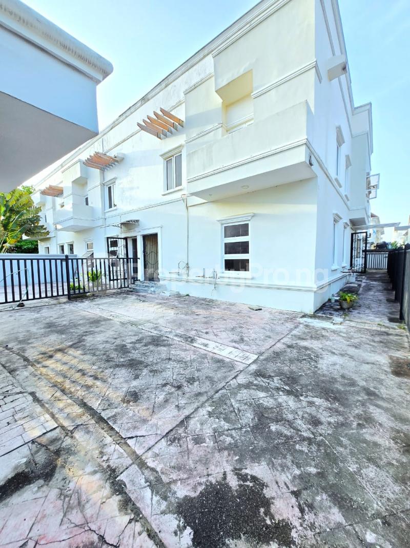 4 bedroom House for rent Pinnock Beach Estate Osapa london Lekki Lagos
