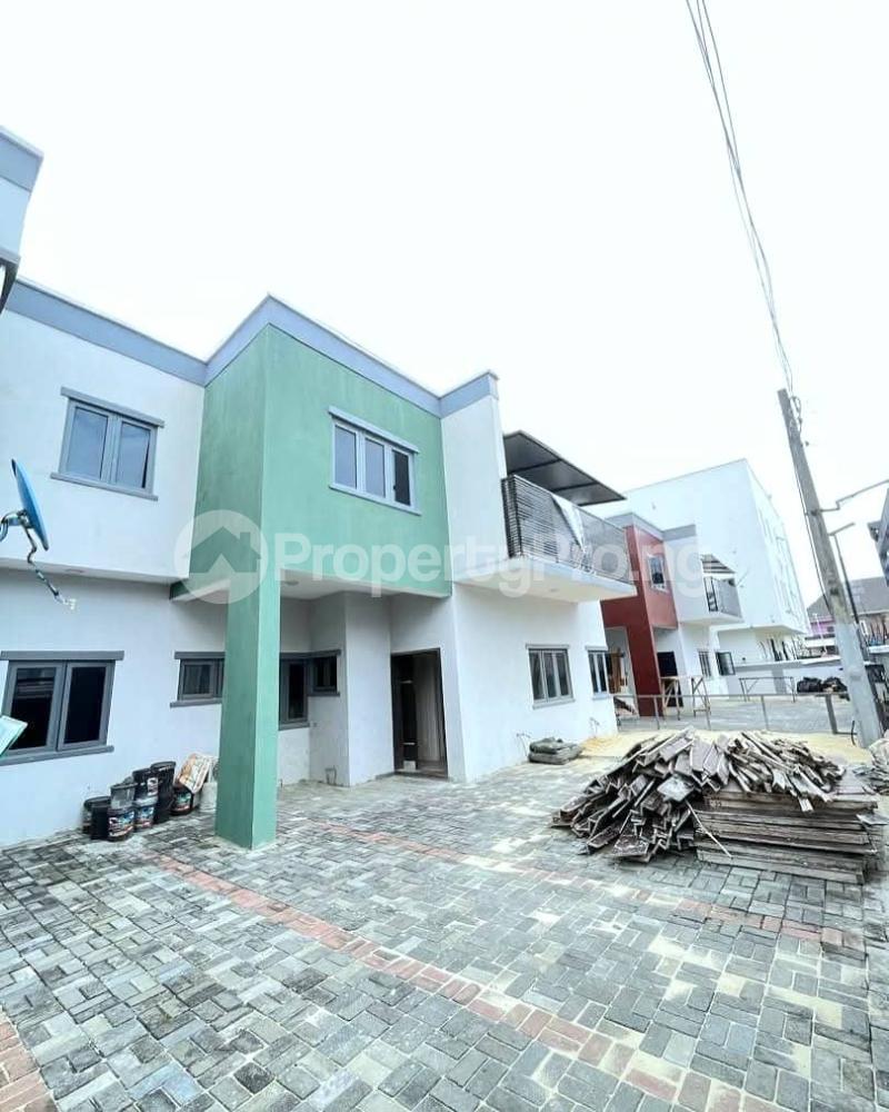 4 bedroom House for sale Ologolo Lekki Lagos