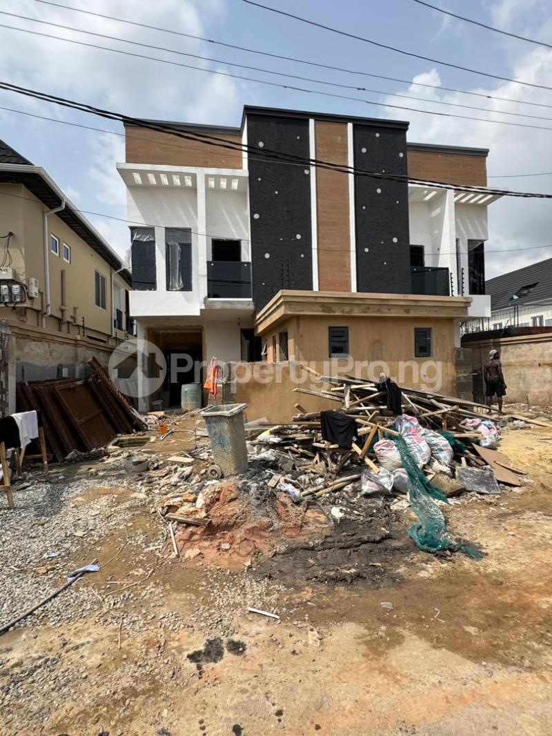 4 bedroom House for sale Surulere Lagos