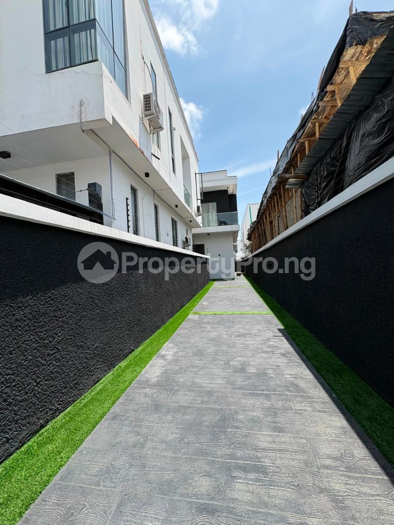 4 bedroom House for sale Chevron Toll Gate Lekki Lagos