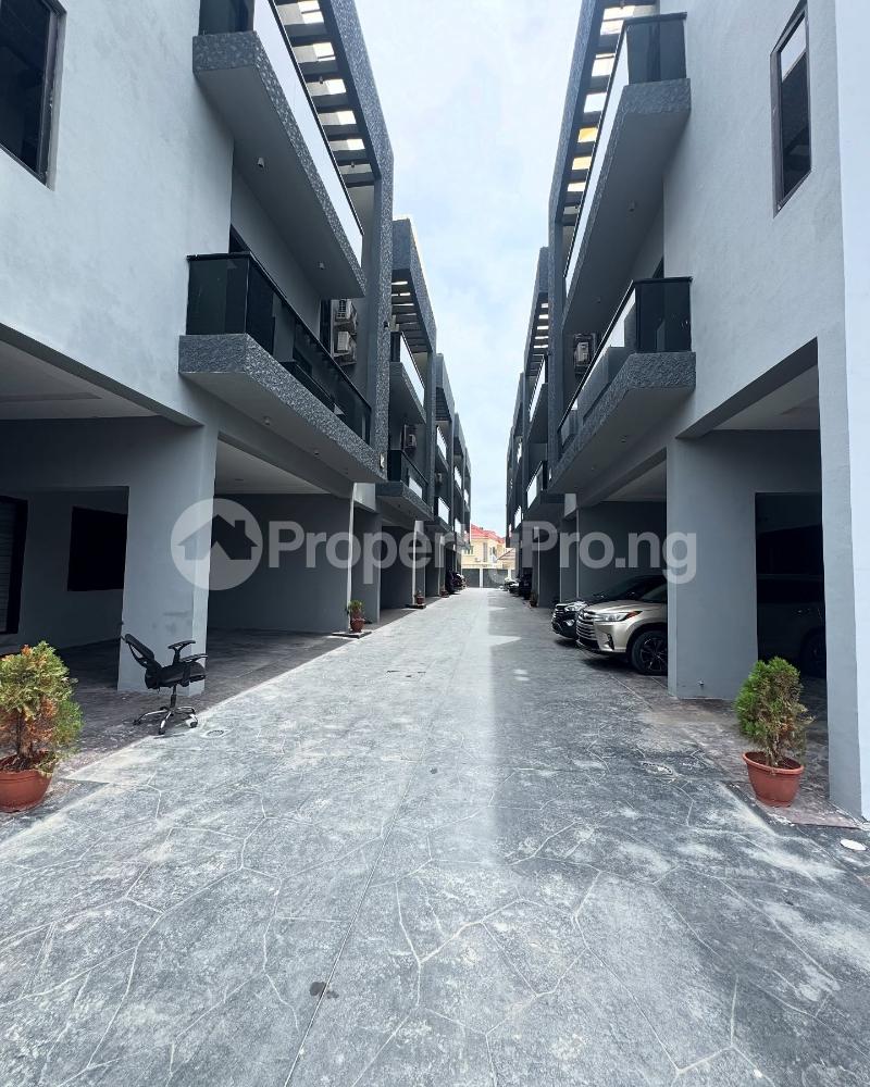 4 bedroom House for sale Ologolo Lekki Lagos