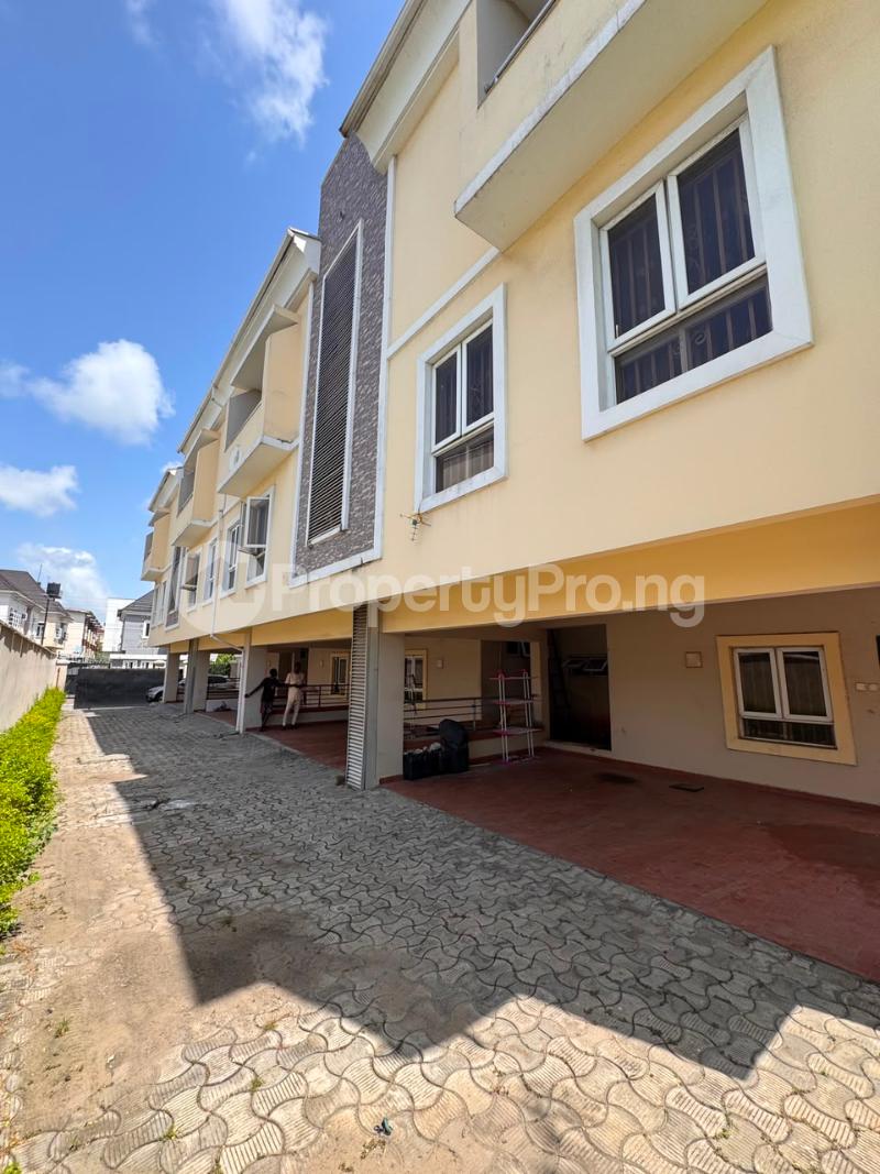 4 bedroom House for rent Osapa london Lekki Lagos