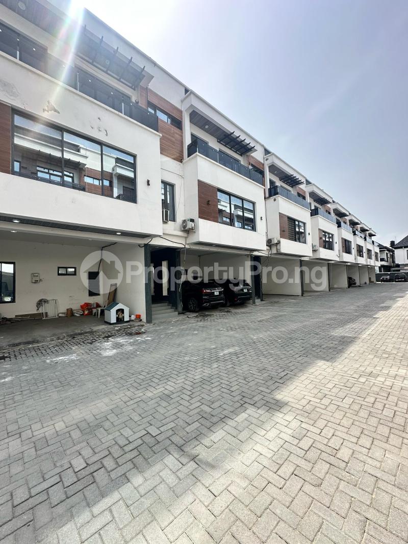 4 bedroom House for sale Ologolo Lekki Lagos