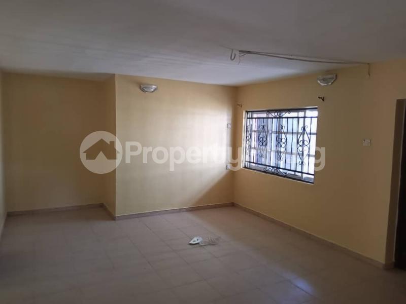 3 bedroom Flat / Apartment for rent Logudu Road Bembo Apata Ibadan Oyo