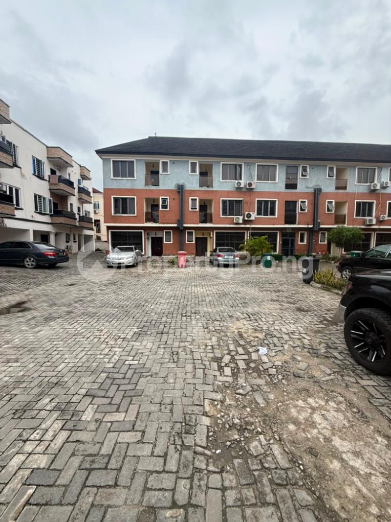 4 bedroom Flat / Apartment for rent Osapa london Lekki Lagos