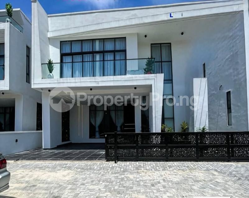 5 bedroom House for sale 2nd Toll Gate Lekki Lagos