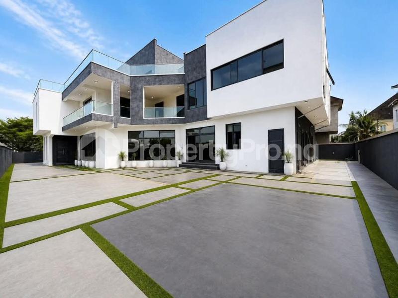 5 bedroom House for rent Pinnock Beach Estate, Osapa london Lekki Lagos