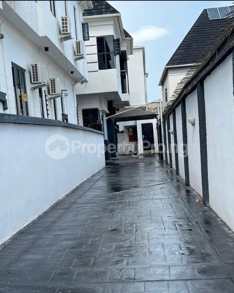 5 bedroom House for rent Chevron Lekki Lagos