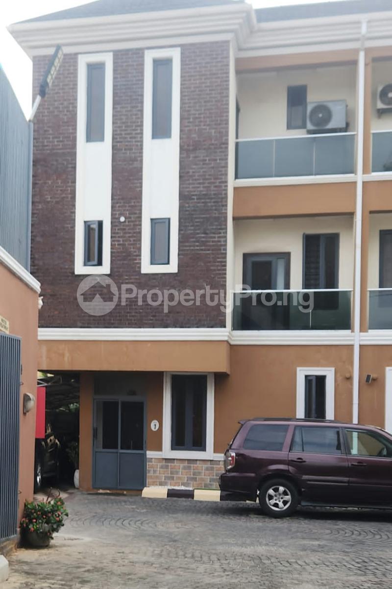 5 bedroom House for rent Estate Osapa london Lekki Lagos