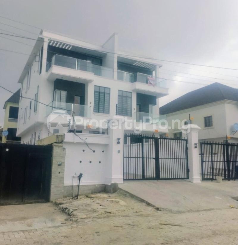 5 bedroom House for sale Oba Amusa Estate Agungi Lekki Lagos