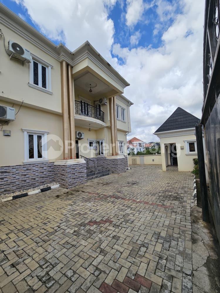 6 bedroom House for rent Guzape Abuja