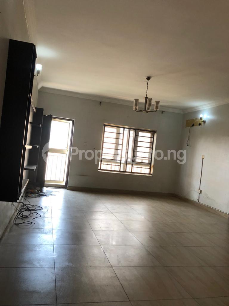 3 bedroom Flat / Apartment for rent Alagomeji, Yaba, Lagos. Alagomeji Yaba Lagos