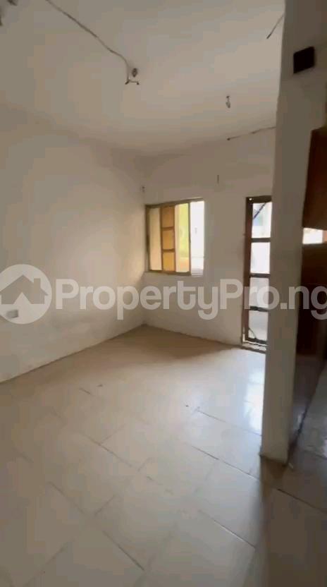 1 bedroom Flat / Apartment for rent Abule-Oja Yaba Lagos - 22