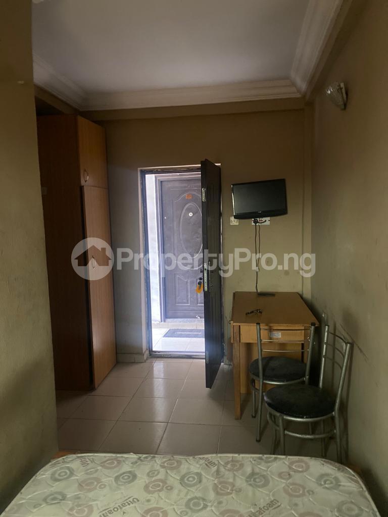 1 bedroom Flat / Apartment for rent Fadeyi, Jibowu Yaba Lagos