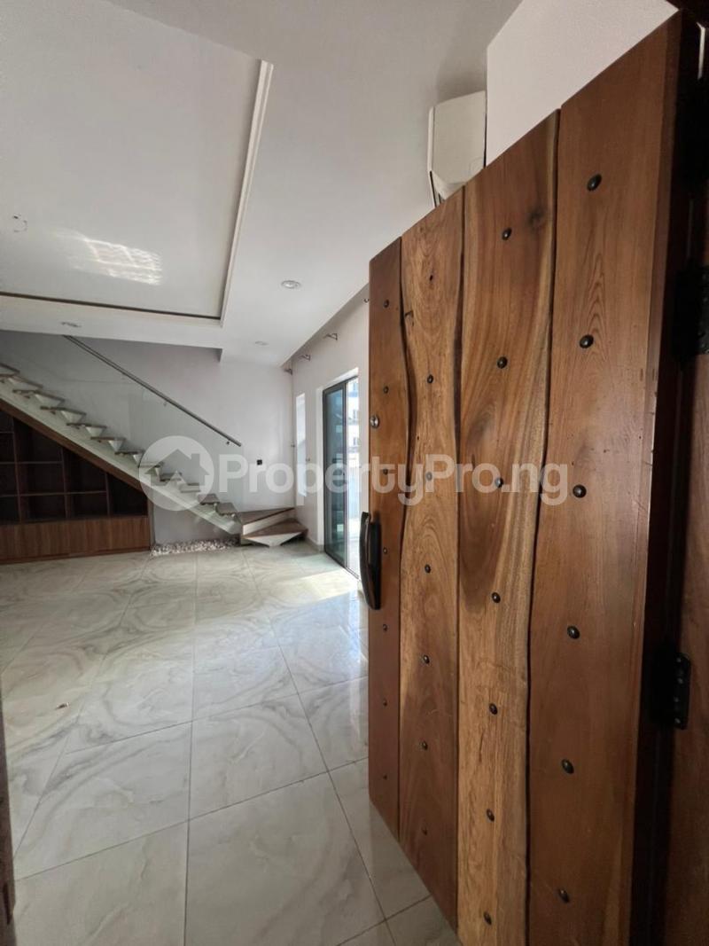 2 bedroom House for rent ... Lekki Phase 1 Lekki Lagos