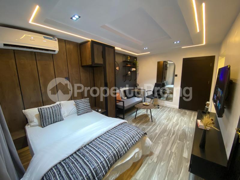 1 bedroom Flat / Apartment for shortlet In An Estate Onike Yaba Lagos