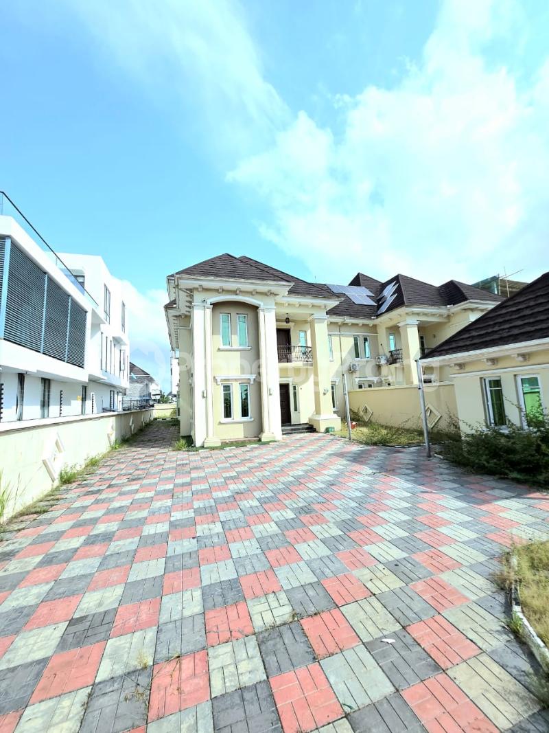 5 bedroom House for rent Pinnock Beach Estate Osapa london Lekki Lagos