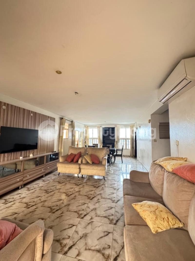 3 bedroom House for sale Eric moore Surulere Lagos