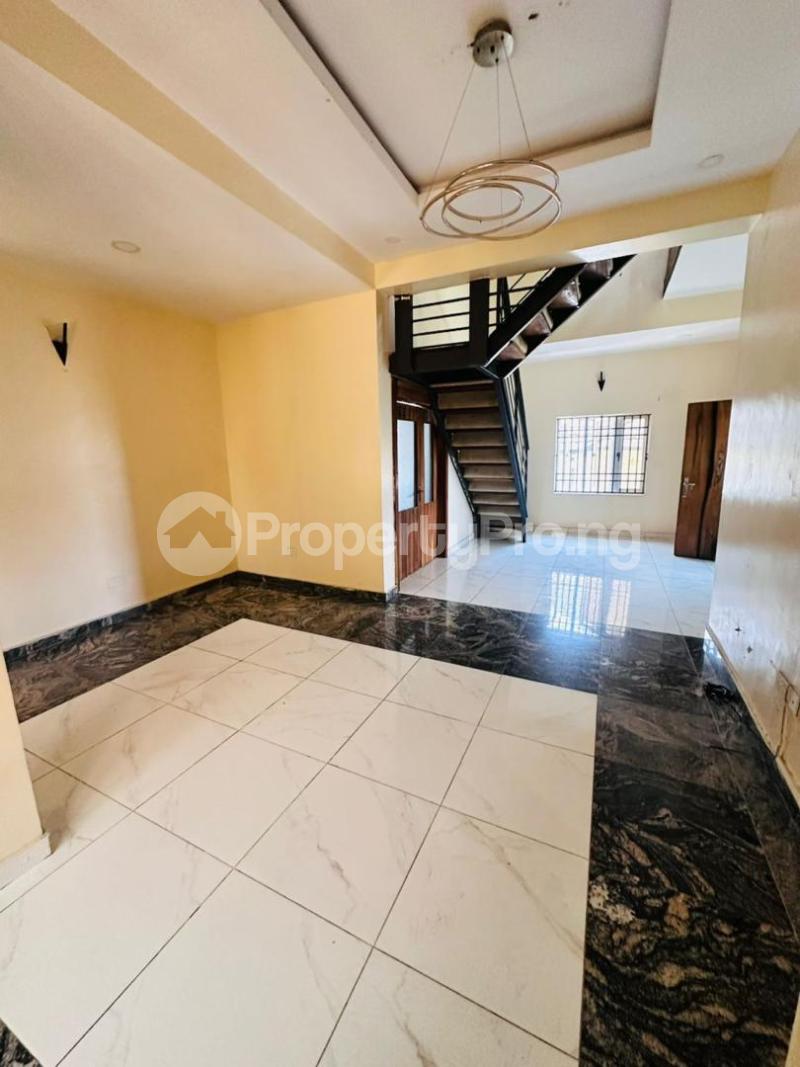 3 bedroom Flat / Apartment for rent Osapa london Lekki Lagos