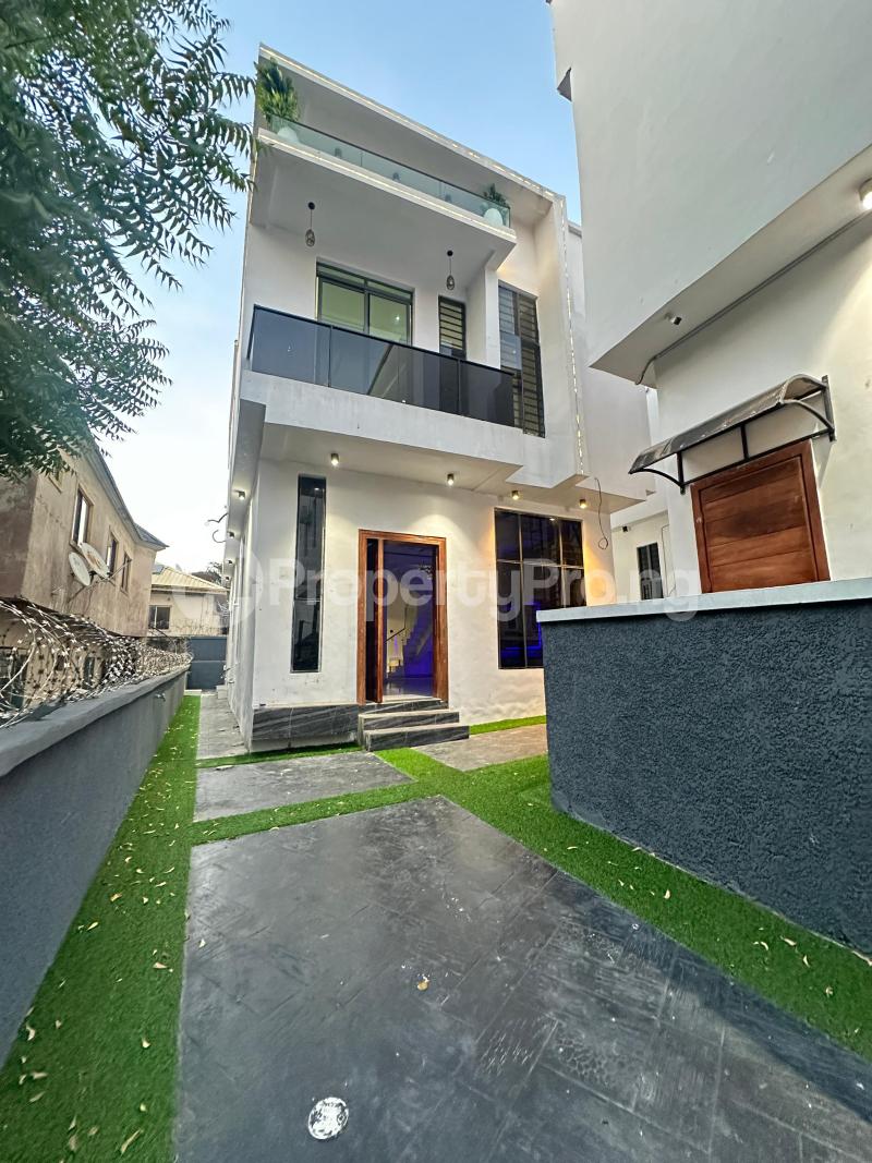 4 bedroom House for sale Off Lekki-Epe Expressway Ajah Lagos