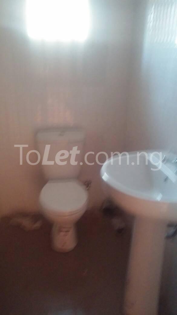 1 bedroom Flat / Apartment for rent   Lawanson Surulere Lagos