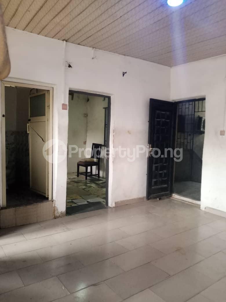 1 bedroom Flat / Apartment for rent Alagomeji, Yaba, Lagos. Alagomeji Yaba Lagos