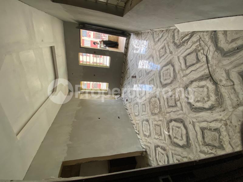 1 bedroom Flat / Apartment for rent In An Estate Onike Yaba Lagos