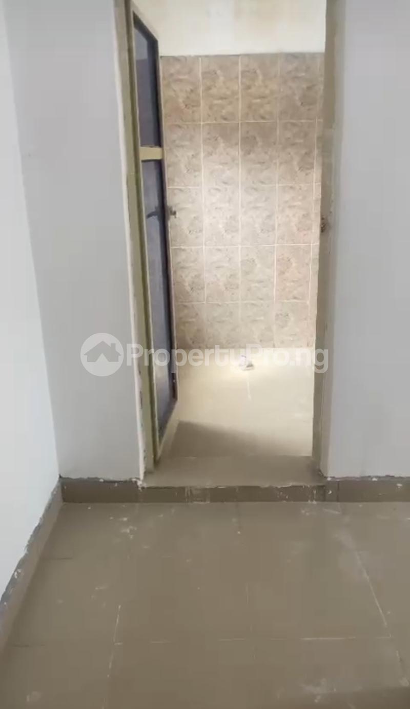 Flat / Apartment for rent Fadeyi Shomolu Lagos - 6