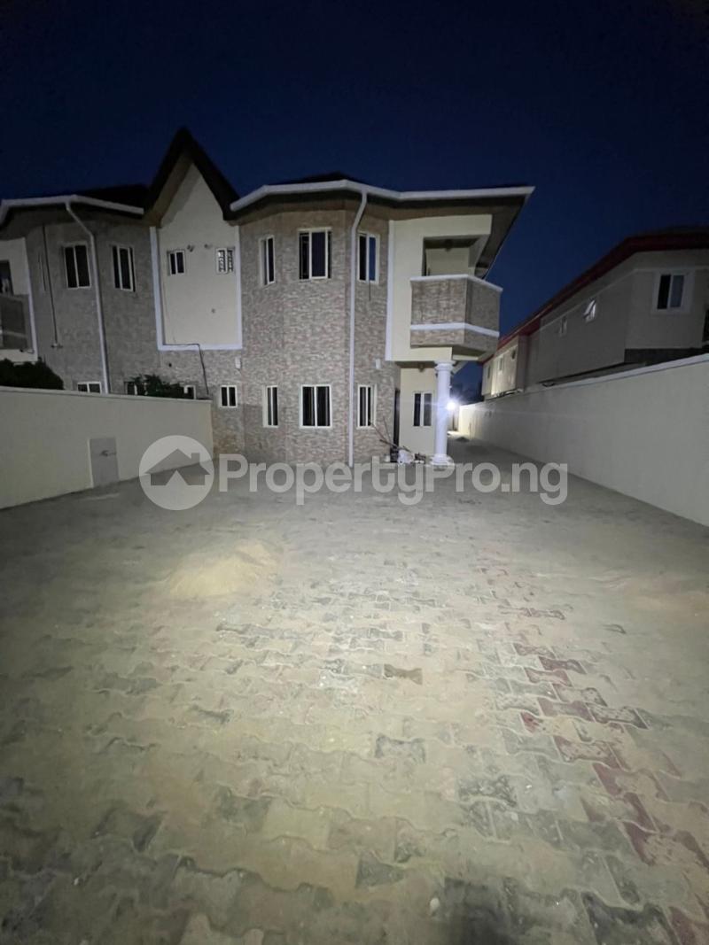 4 bedroom House for rent Admiralty Homes Estate Igbo-efon Lekki Lagos