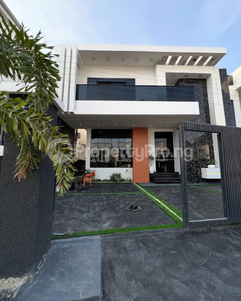 5 bedroom House for sale 2nd Toll Gate Ikota Lekki Lagos