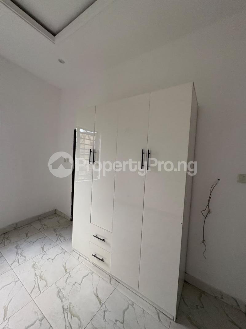 Flat / Apartment for rent Ologolo Lekki Lagos Ologolo Lekki Lagos