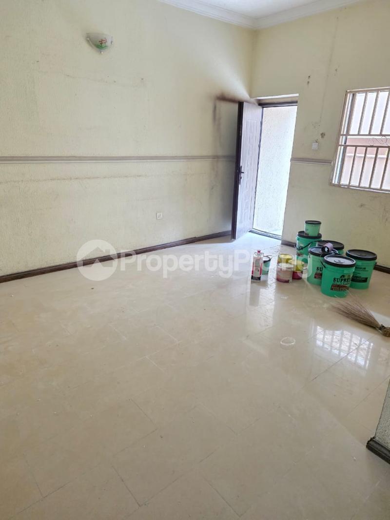 1 bedroom Flat / Apartment for rent Walking Distance From Jakande 1st Gate B/stop Lekki Lagos