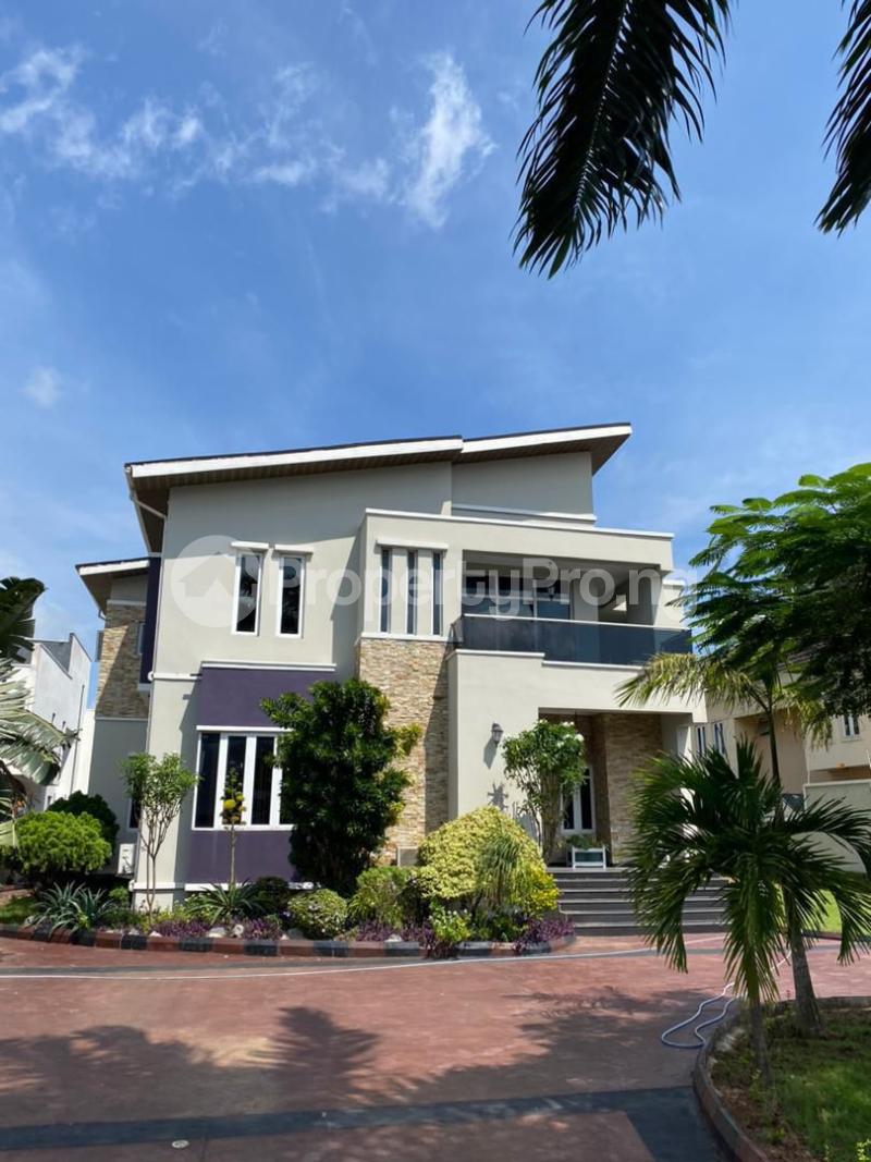 5 bedroom House for sale Pinnock Beach Estate, Osapa london Lekki Lagos