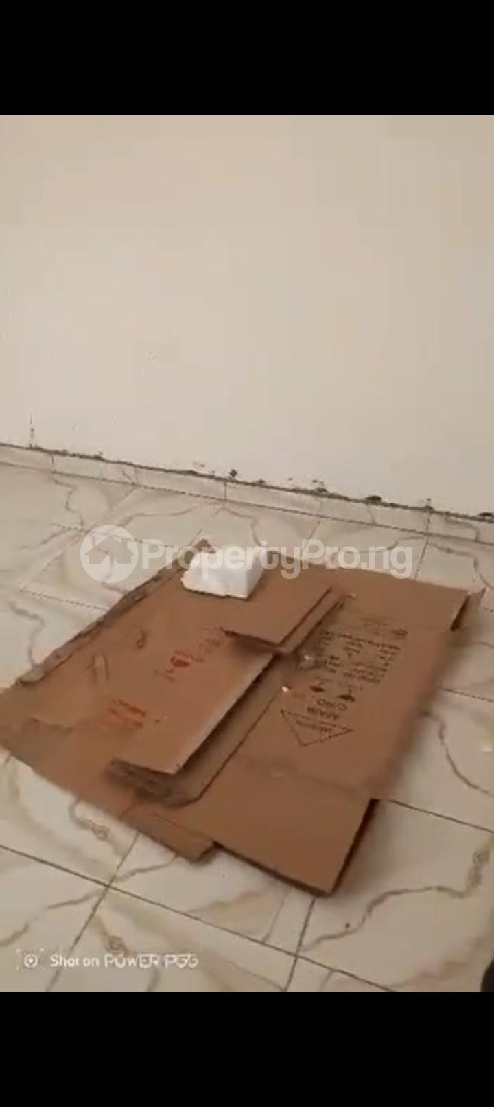 1 bedroom Flat / Apartment for rent Off Market Street, Shomolu Shomolu Shomolu Lagos