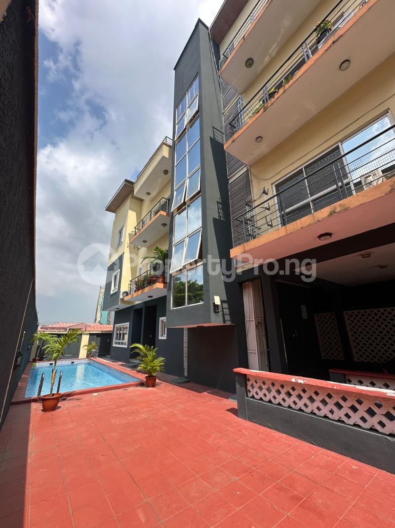 3 bedroom Flat / Apartment for rent ONIRU Victoria Island Lagos