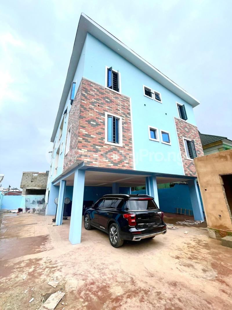 2 bedroom House for sale Surulere Lagos