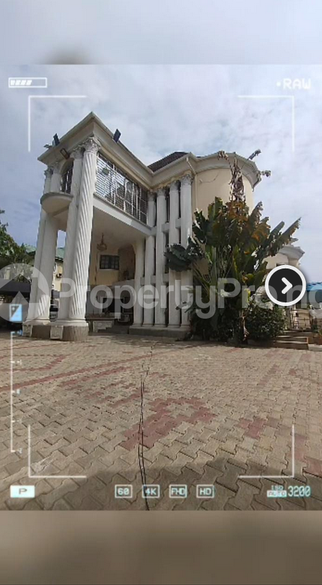 10 bedroom House for rent Utako Abuja