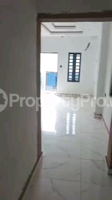 2 bedroom House for rent Adekunle Yaba Lagos