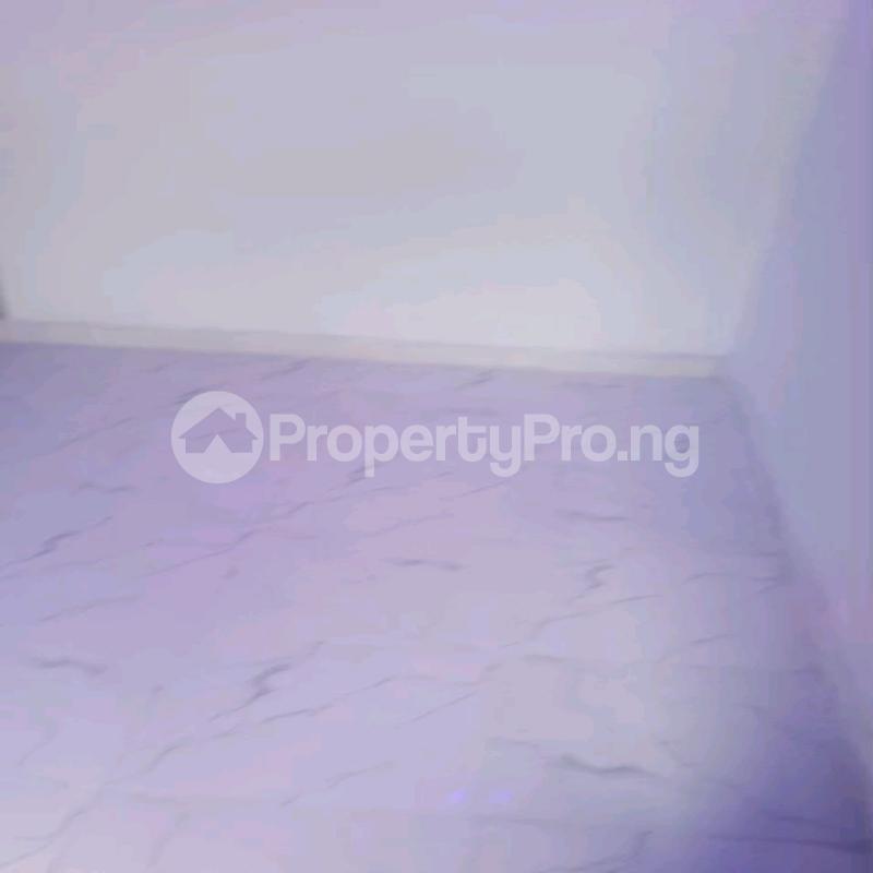 2 bedroom House for rent Makoko Road, Adekunle, Yaba, Lagos Adekunle Yaba Lagos