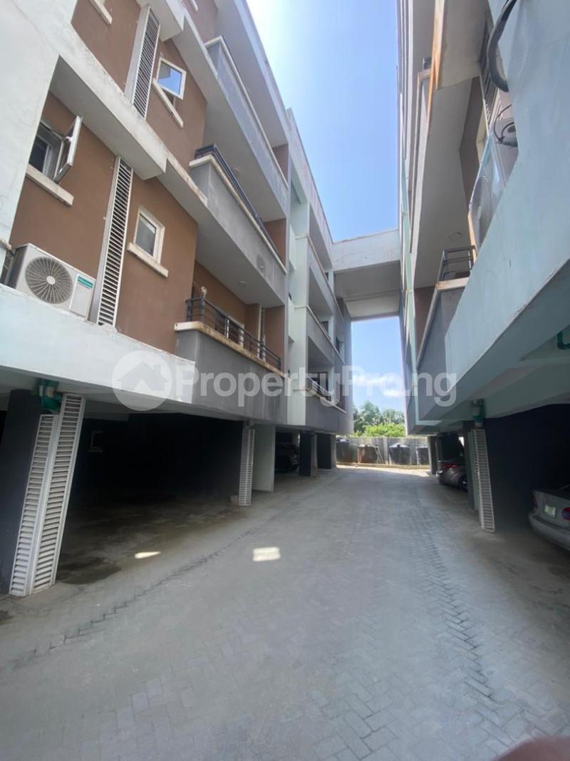 2 bedroom Flat / Apartment for rent Eeman Court, Lafiaji Off Orchid Road Lekki Lafiaji Lekki Lagos