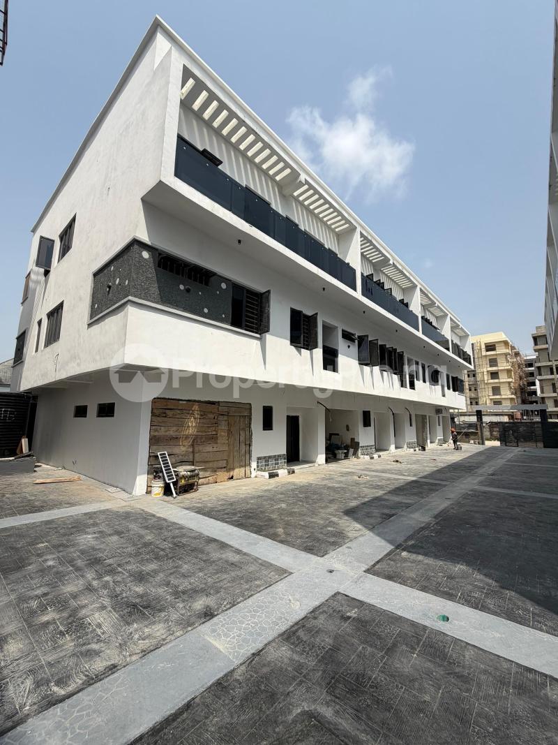 2 bedroom House for rent  Lekki Phase 1 Lekki Lagos