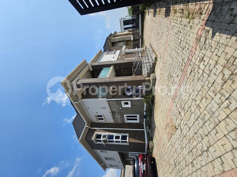 3 bedroom House for rent Behind Shafa Filling Station Lugbe Abuja