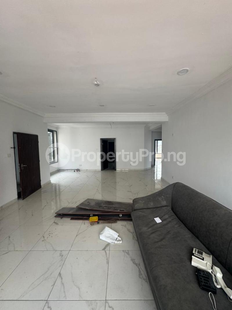 3 bedroom Flat / Apartment for rent ONIRU Victoria Island Lagos