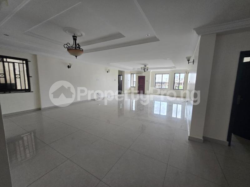 3 bedroom Flat / Apartment for rent ONIRU Victoria Island Lagos
