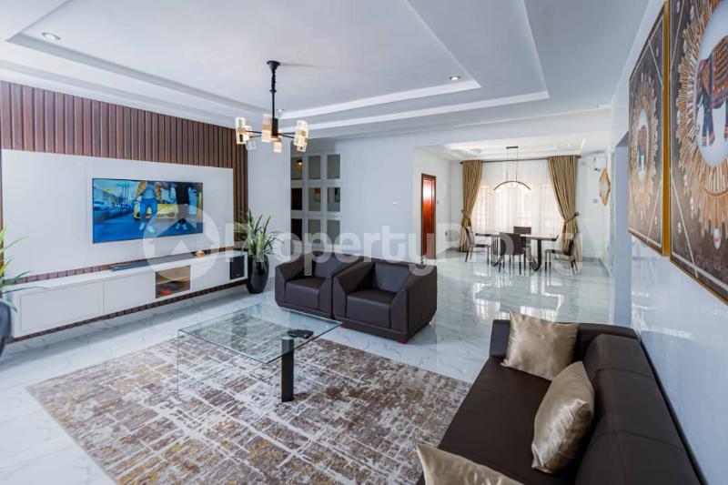 3 bedroom Flat / Apartment for shortlet Inside An Estate Guzape Abuja