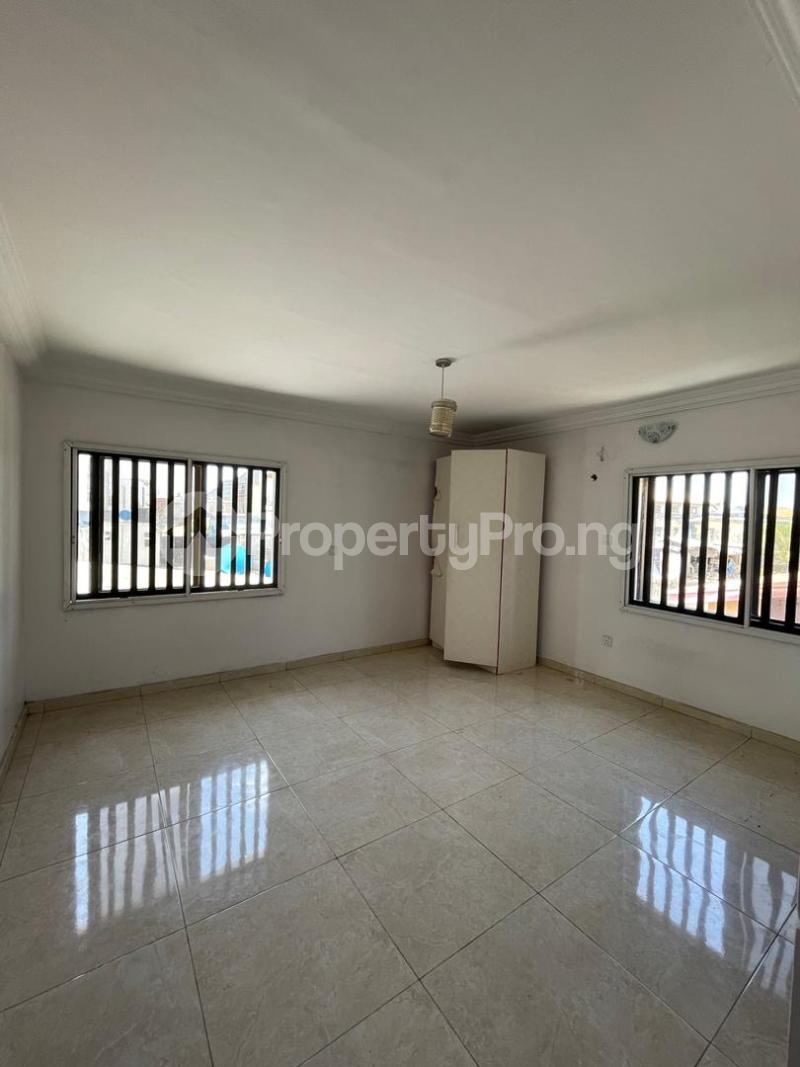 3 bedroom Flat / Apartment for rent  Ologolo Lekki Lagos