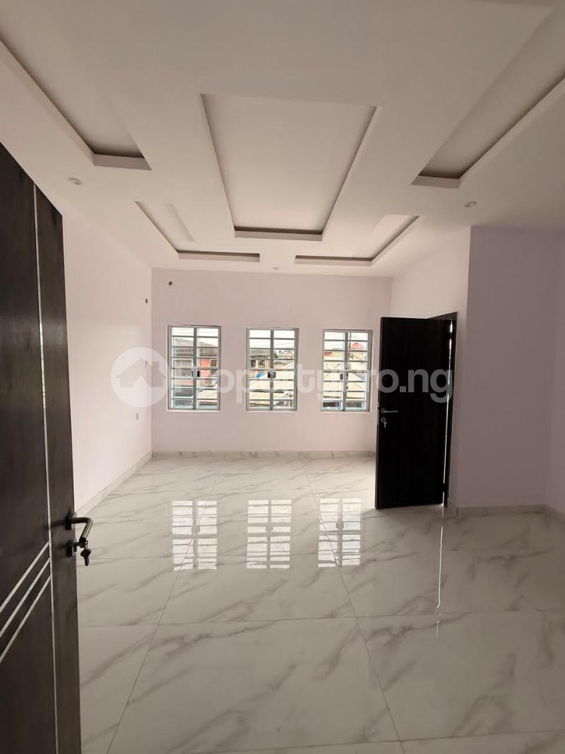 3 bedroom House for sale Pen cinema Agege Lagos