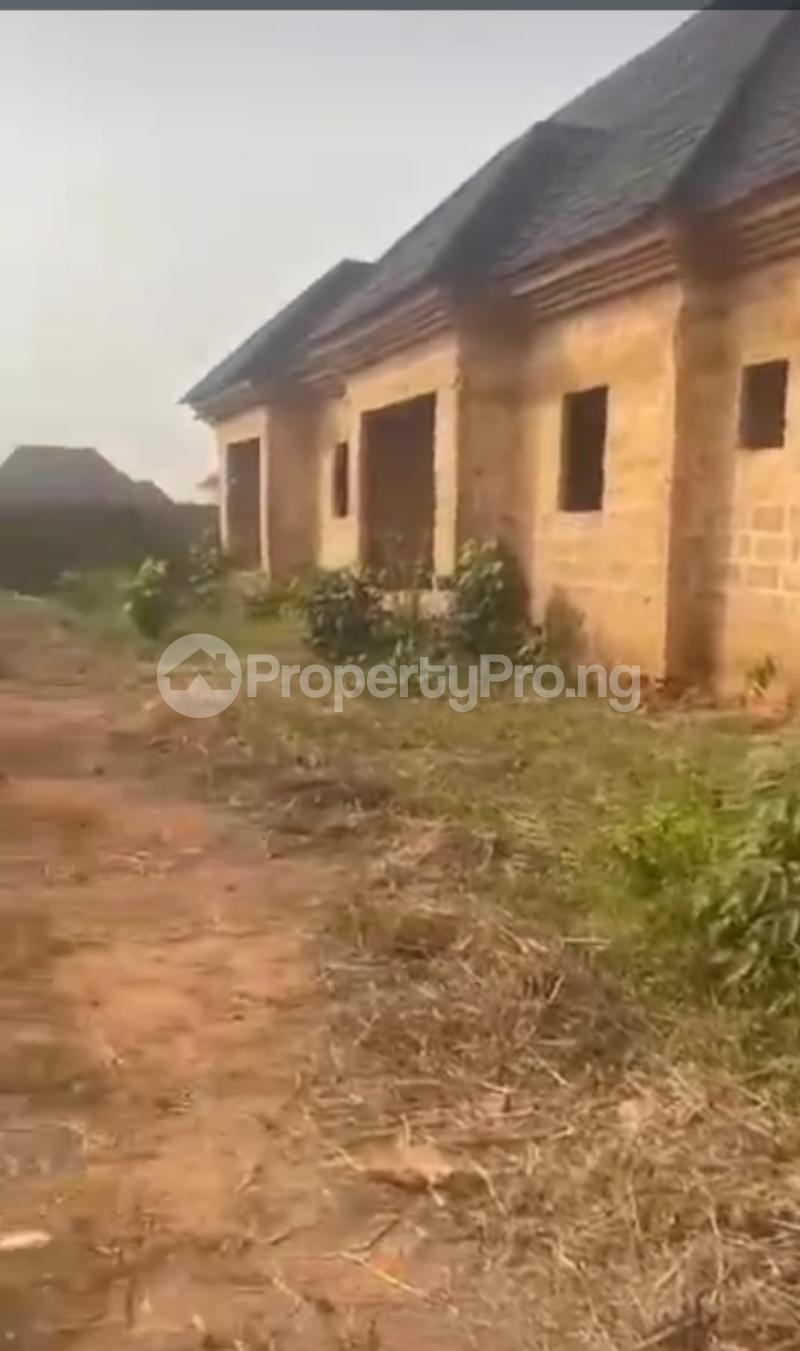 House for sale Evidence Quarters Isihor With 24hrs Light Area, Close To The Road Oredo Edo - 0